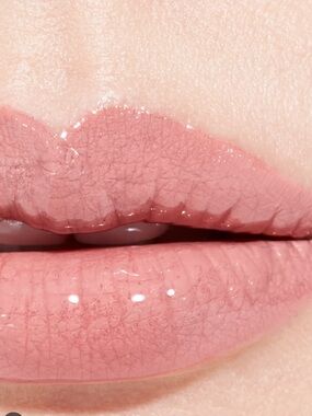 Chanel Le Rouge Duo Ultra Tenue Lipstick